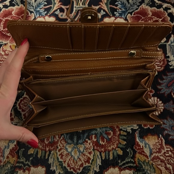 Etienne Aigner Crossbody Purse with Multiple Pockets - Picture 4 of 5